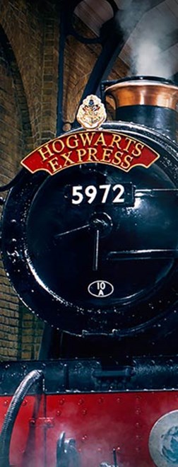 hogwarts express at the the harry potter warner bros studio tour